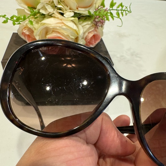 Authentic CHANEL sunglasses with case - Picture 3 of 13